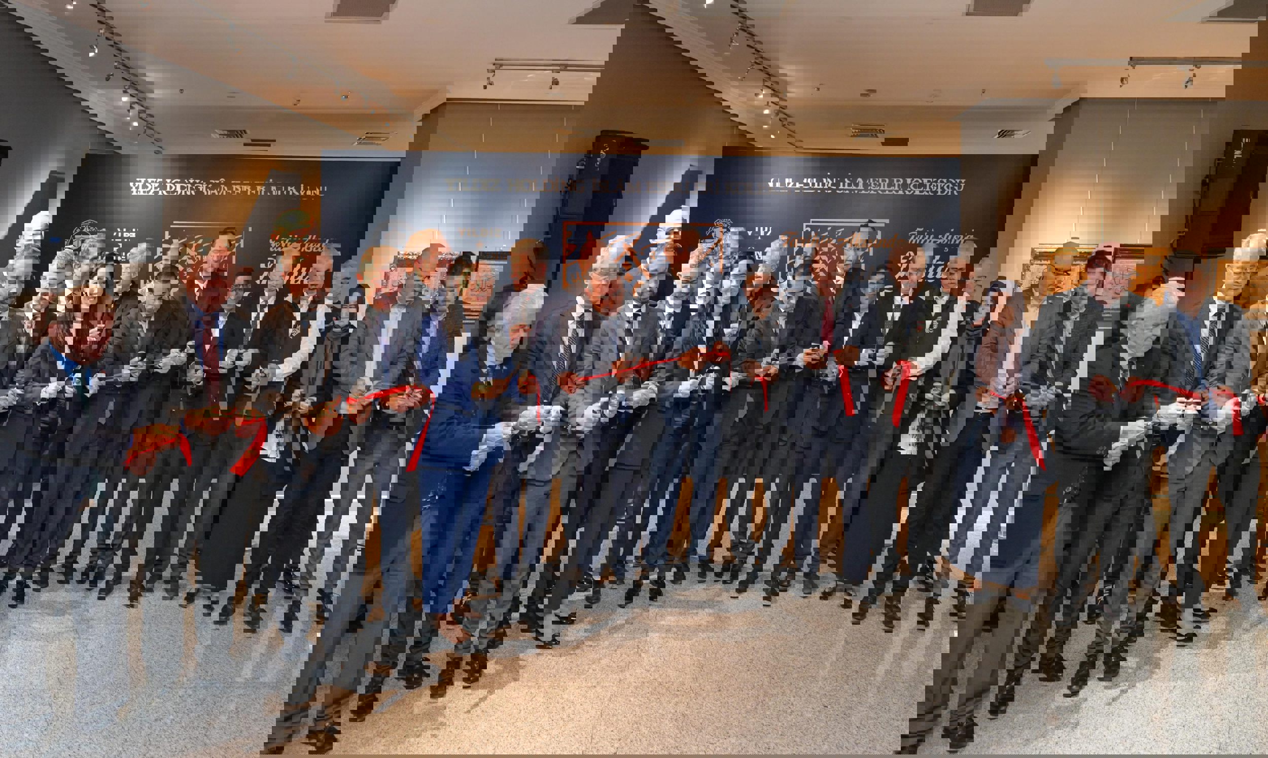 Yıldız Holding’in “Tarihin Akışında Meşhur  Hattatlar” sergisi Trabzon’da ziyarete açıldı