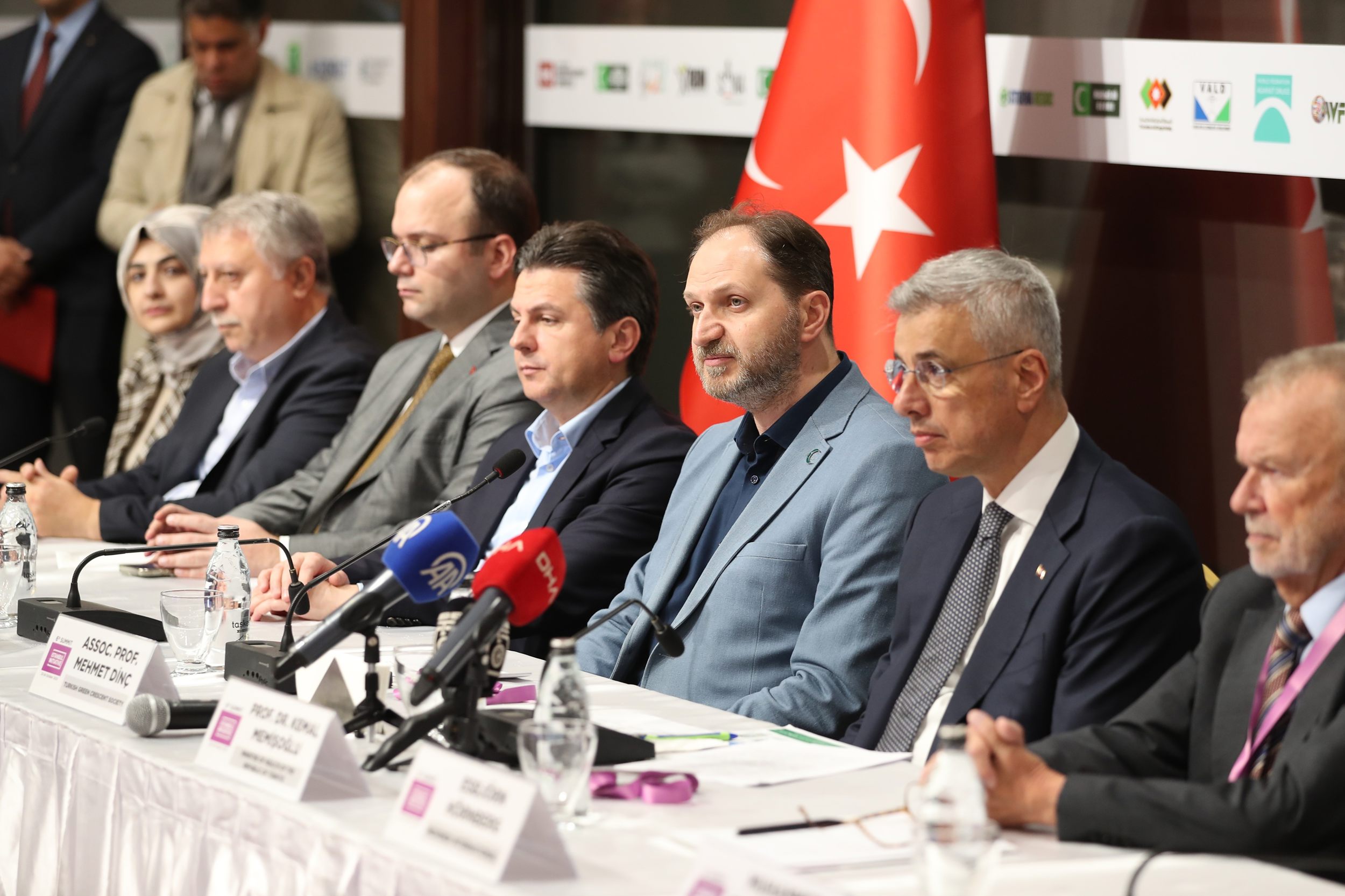 KÜRESEL İŞ BİRLİĞİ, ORTAK HEDEF: 6. İSTANBUL İNİSİYATİFİ ZİRVESİ, BAĞIMLILIKLARLA MÜCADELE İÇİN ULUSLARARASI LİDERLERİ BİR ARAYA GETİRDİ