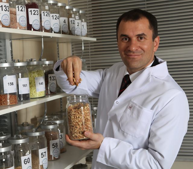 DÜNYANIN SAÇ EKİM MERKEZİ KONUMUNDAKİ TÜRKİYE’DE DERMATOLOGLARIN GÖZDESİ BIOXCIN OLDU