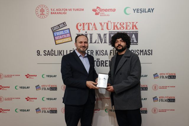 GENÇ SİNEMACILAR YEŞİLAY'IN SAĞLIKLI FİKİRLER KISA FİLM YARIŞMASI’NDA ÖDÜLLERİNE KAVUŞTU